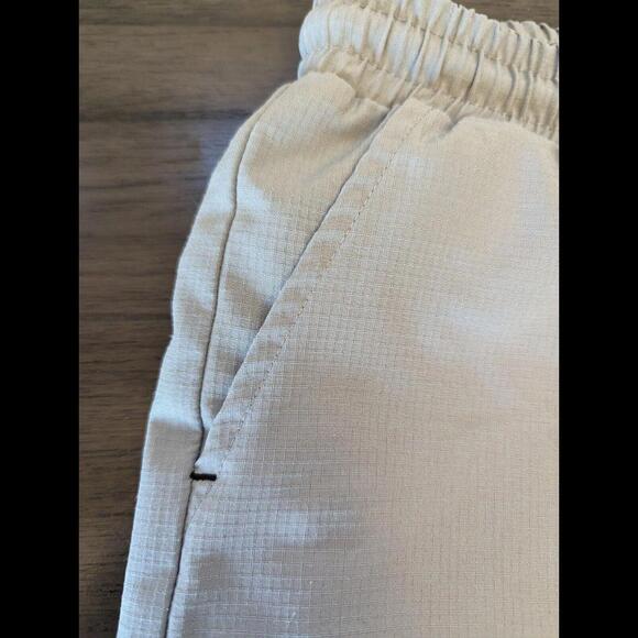 Eddie Bauer Boys L 14-16 Swim Trunks Pull On Stretch Waist UPF Gray Day Shorts - Picture 4 of 7